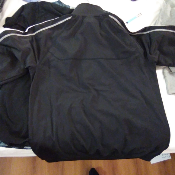 Mens adidas medium jacket - Picture 3 of 3